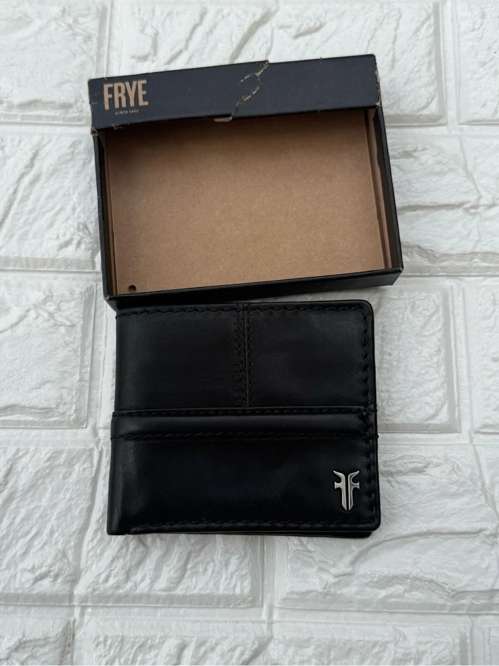 Frye Nash Leather Double Billfold Wallet Black New
